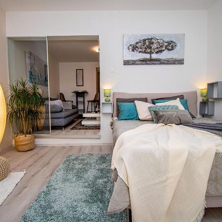 Oasis Apartment Pula Luaran gambar