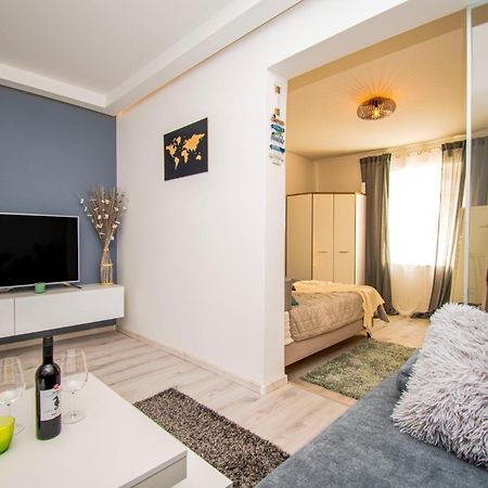 Oasis Apartment Pula Luaran gambar