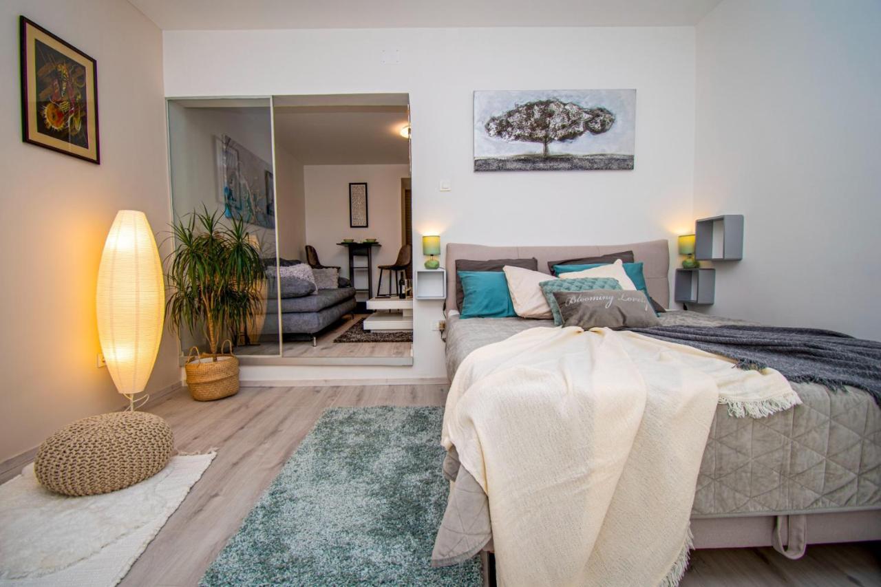 Oasis Apartment Pula Luaran gambar