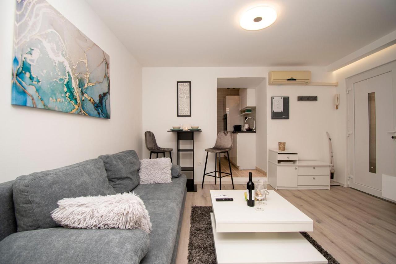 Oasis Apartment Pula Luaran gambar