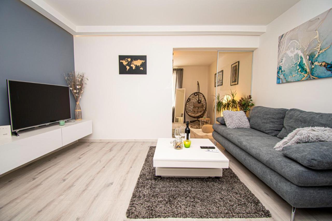Oasis Apartment Pula Luaran gambar